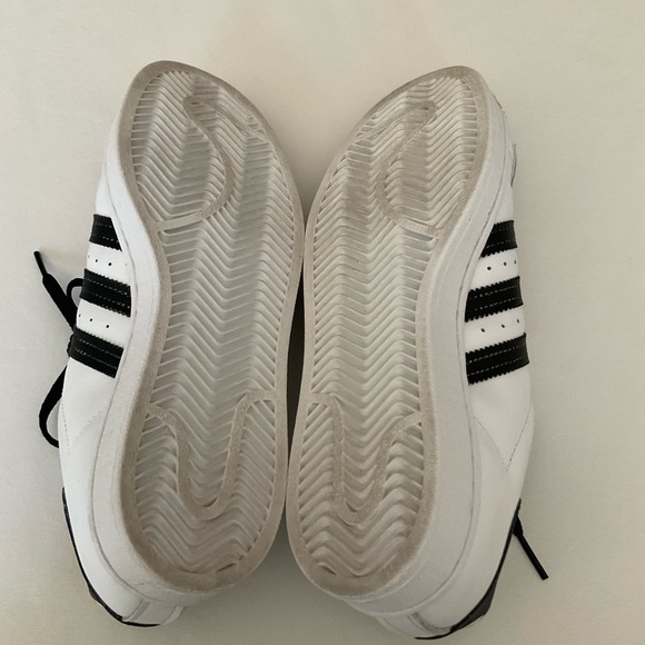 Adidas Superstar Athletic Shoes Size 5 - Picture 12 of 13